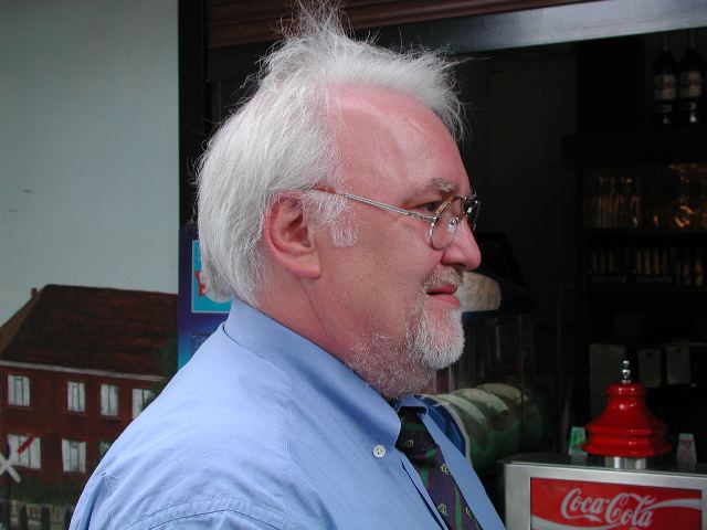 R&uuml;diger stehen pl&ouml;tzlich die Haare zu Berge.